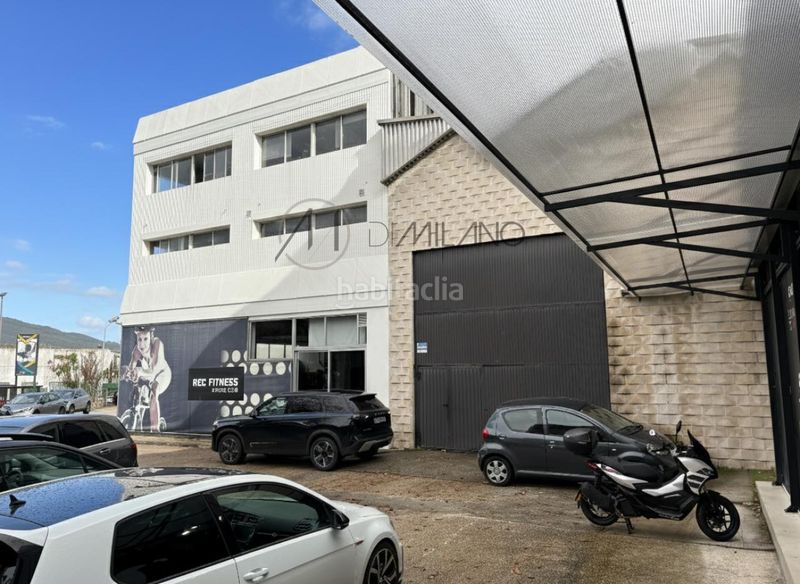 Foto e39a8653-ca91-4049-806b-bbae64a0b2a7. Nave industrial en Navia Vigo