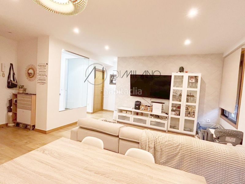 Foto 90663fa3-c545-4ee1-a240-27cb3bf0f45e. Piso en Plaza de la industria Vigo