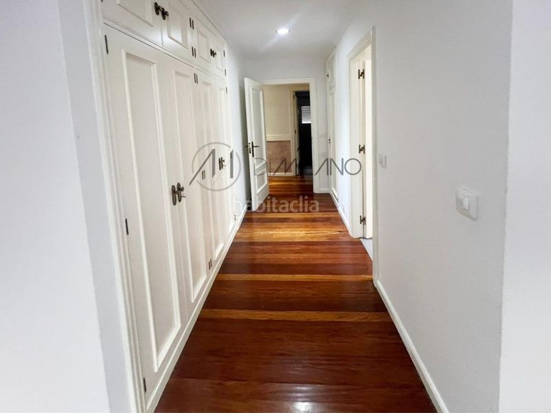 Foto 2eb95f18-df3f-40f8-95a0-36de6b023678. Rent flat with heating parking in Plaza España - Corte Inglés Vigo