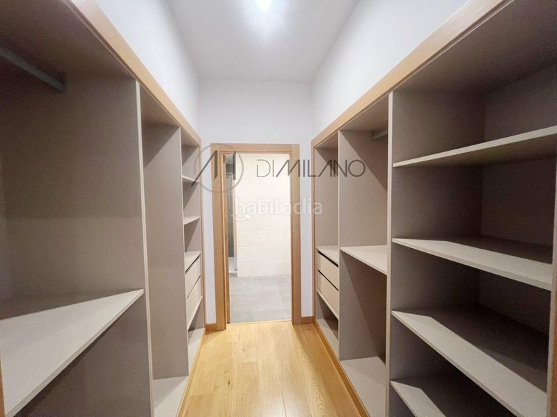 Foto 3851f6d0-8af7-4cf9-b870-5f626f63239a. Rent flat with heating parking in Centro - Areal Vigo