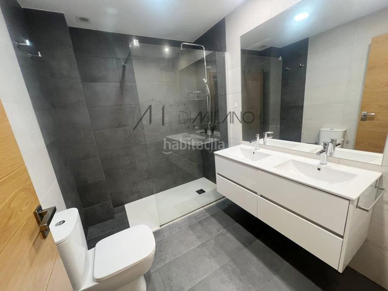 Foto 74d3b469-8454-4994-94e4-7fe46c98504e. Rent flat with heating parking in Centro - Areal Vigo