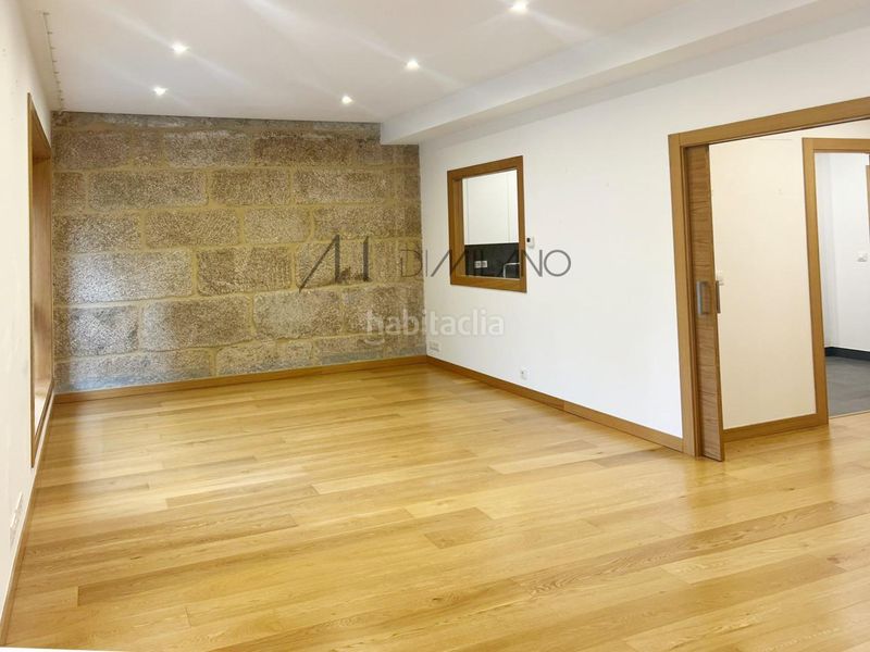 Foto 9fccd066-9804-4b82-aef6-88a43d491264. Rent flat with heating parking in Centro - Areal Vigo