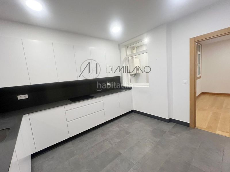 Foto a3a5439e-d8e8-41dc-b485-aff253cbeaec. Rent flat with heating parking in Centro - Areal Vigo