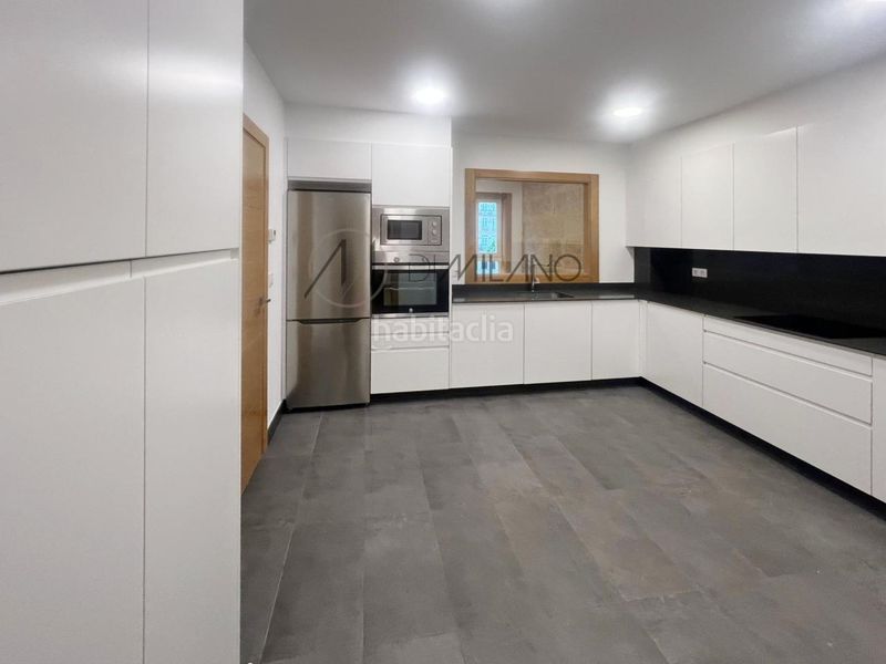 Foto b9f7550e-9455-45a4-a7f6-1c6693848c04. Rent flat with heating parking in Centro - Areal Vigo