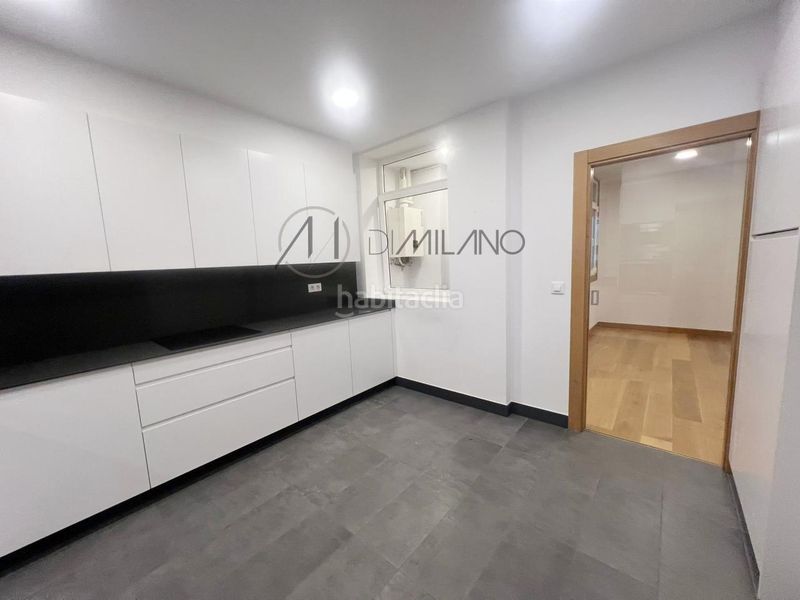 Foto edbfc313-c1f8-4394-a321-55a91bfb5ad8. Rent flat with heating parking in Centro - Areal Vigo