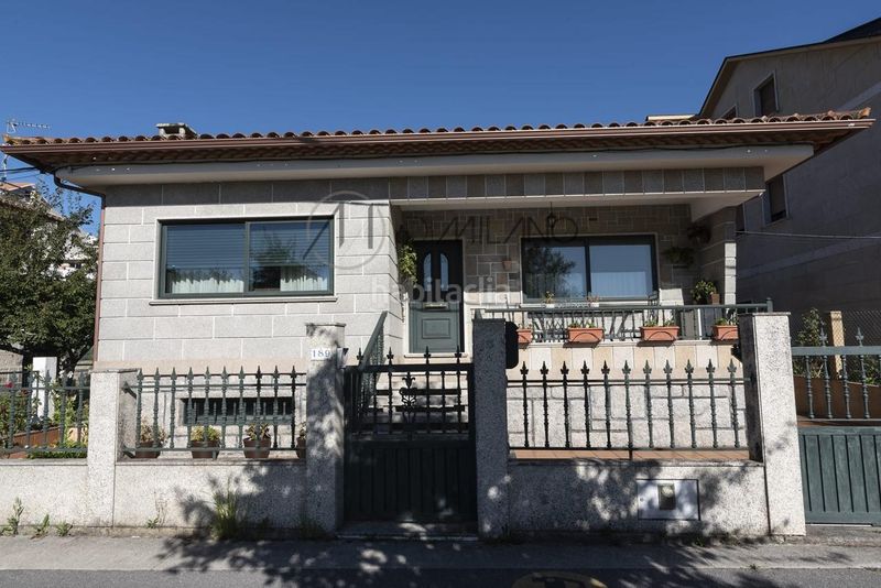 Foto 2dbf4acf-c53a-418c-8d89-fd159423be0c. Alquiler chalet en Moaña