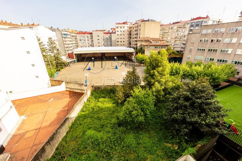 Foto 0b78d282-5c6a-4f6e-904e-d8b2da6d231b. Flat with heating parking in Plaza Independencia Vigo