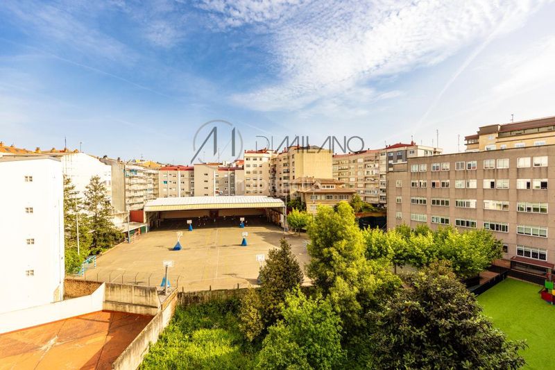 Foto 149dd577-1a4b-4cc9-bfa8-7695e81dd935. Flat with heating parking in Plaza Independencia Vigo