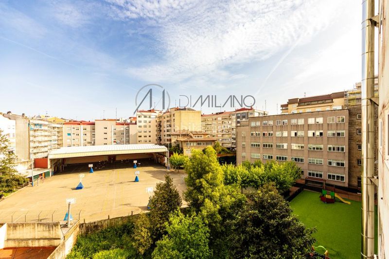 Foto 3a25cb3b-25d0-4baa-8587-8af6049b8f7d. Flat with heating parking in Plaza Independencia Vigo