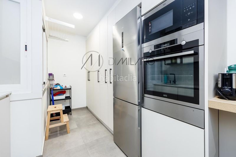 Foto 614b9b9f-2151-4212-94c2-2e3afcb52fea. Flat with heating parking in Plaza Independencia Vigo