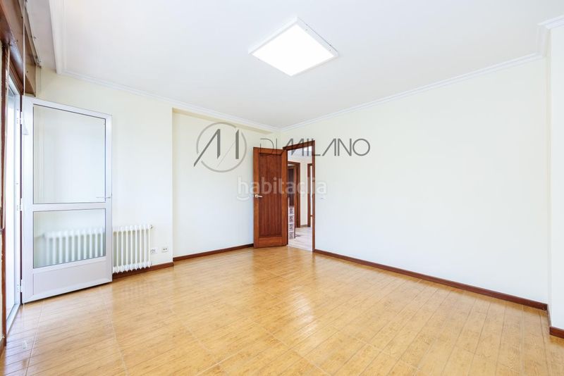 Foto 239919e7-1a00-418d-bb97-0c2118b20fac. Casa en Valadares - Beade Vigo