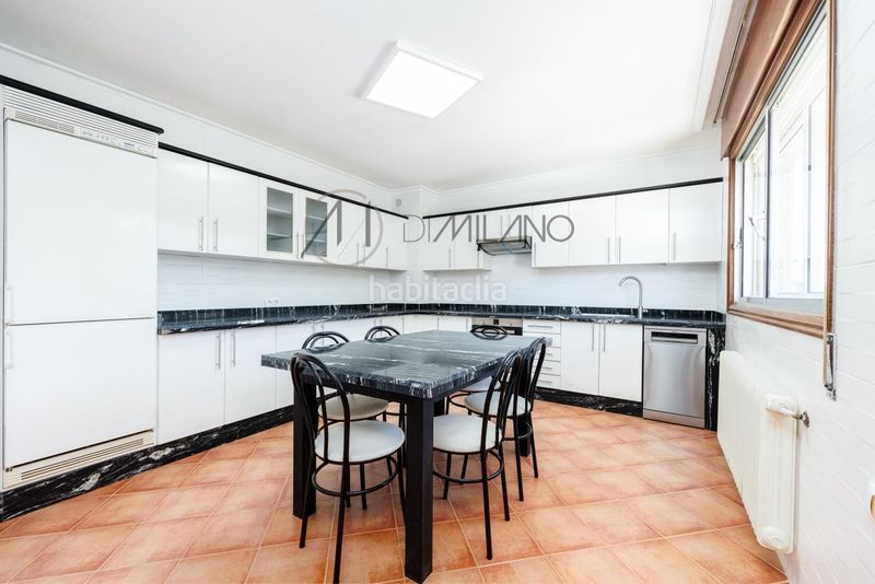 Foto 74f4e871-de7a-49d6-8a03-e892b33f4234. Casa en Valadares - Beade Vigo