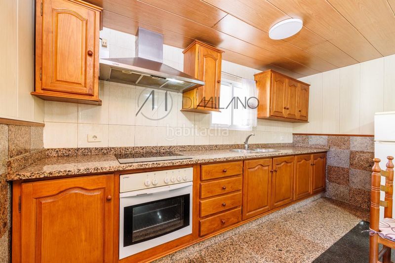 Foto 8ca5f33d-966c-4eef-870b-005c7f8bc698. Casa en Valadares - Beade Vigo