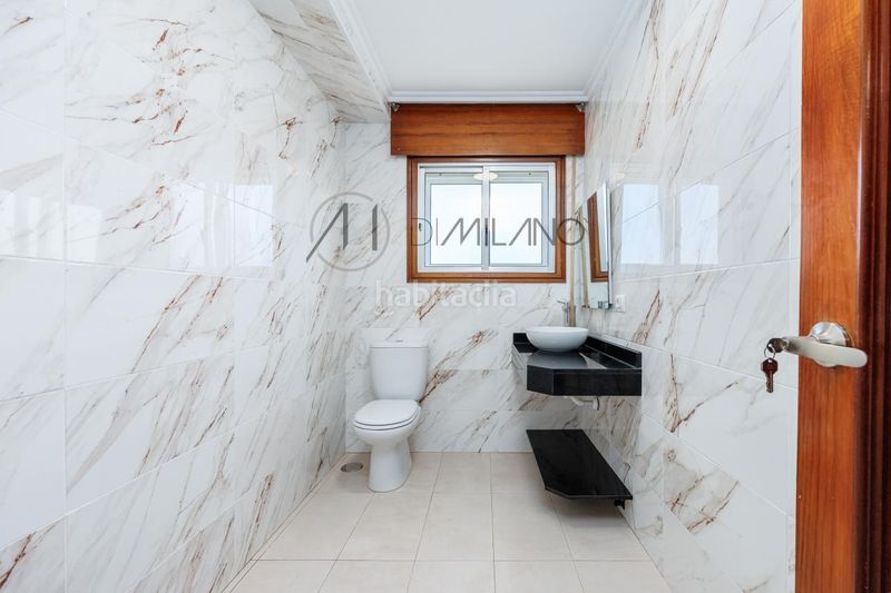 Foto b58856e6-b081-4d3d-bd56-675bf63e3dee. Casa en Valadares - Beade Vigo