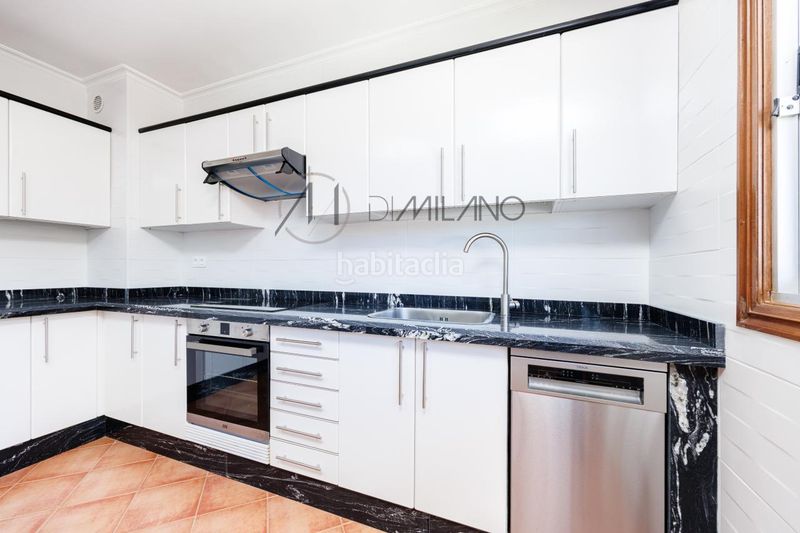 Foto ca07dfb9-c2db-476e-9bea-901c93553f7b. Casa en Valadares - Beade Vigo