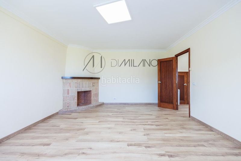 Foto d3f3f25b-80b9-4933-ae1b-25e2b8eaae30. Casa en Valadares - Beade Vigo