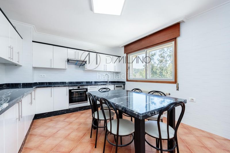 Foto f7b05d82-6d80-43e7-b205-37a2ccca9286. Casa en Valadares - Beade Vigo