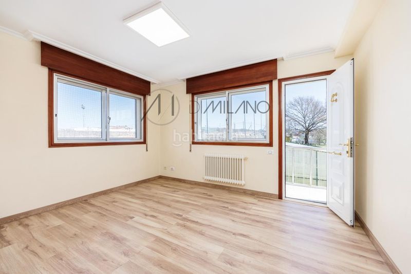 Foto fc73e3e5-5d2a-400b-8d78-480d84be8580. Casa en Valadares - Beade Vigo