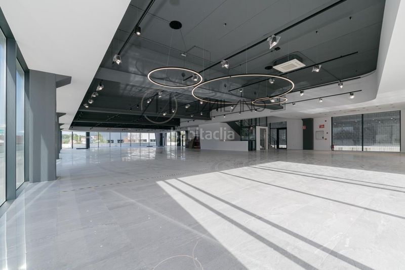 Foto f1ea15b1-8586-46e9-8b69-20b1f1a5e3f2. Location bâtiment à usage industriel dans Lavadores Vigo