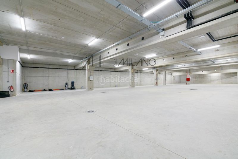 Foto f2d0518f-fd19-44c2-b3fe-fb094676b737. Location bâtiment à usage industriel dans Lavadores Vigo