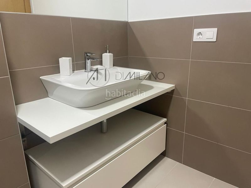 Foto 7487414b-7138-4a05-be40-6a0ac5b61111. Rent flat with heating parking in Centro - Areal Vigo