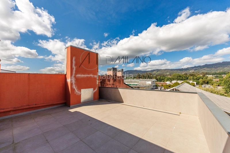 Foto 08050657-8259-4471-893c-271cb0a5ea85. Edificio in Porriño (O)