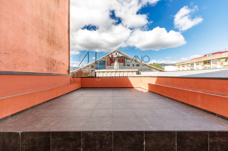 Foto 8ff91e74-eaf9-49c0-ae12-100b4c7765db. Edificio in Porriño (O)