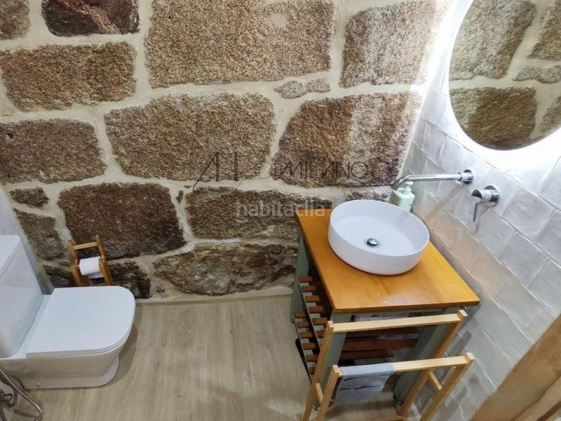 Foto a6702f90-cccb-4745-978d-ed051258e8c0. Casa amb calefacció a Cangas pueblo Cangas