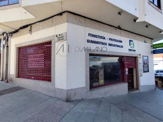 Locale commerciale in Santa Tegra