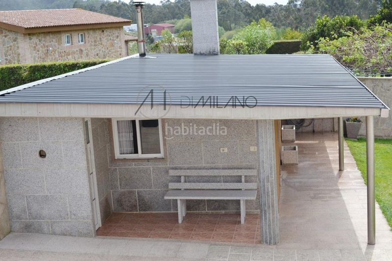 Foto 0b1d91b2-d47c-4d2d-8384-88b668bd3f41. Casa amb calefacció aparcament a Valadares - Beade Vigo