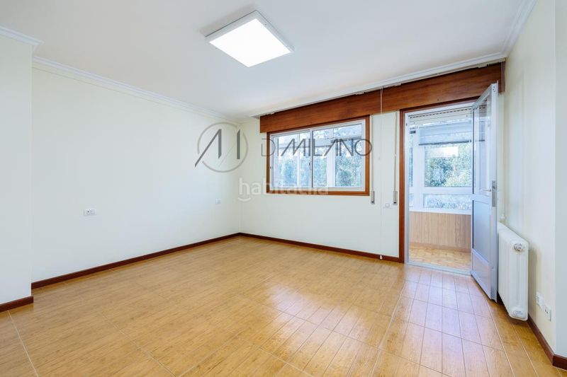 Foto 3b02858c-8581-4a9e-bf56-282bd6fcba47. Casa amb calefacció aparcament a Valadares - Beade Vigo