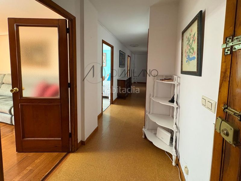 Foto a7d88965-fa11-4e62-a0f3-aedda1f6cee7. Piso en Berbés - Peritos Vigo