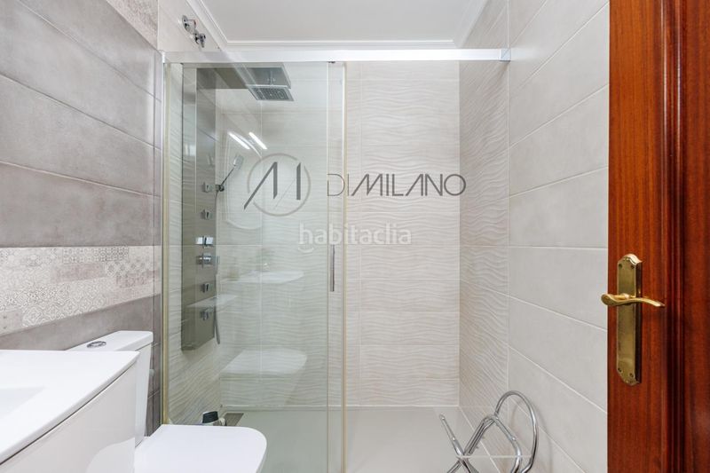 Foto 420f5e84-5d3d-46b8-8974-cccaed973b80. Casa adosada en Lavadores Vigo