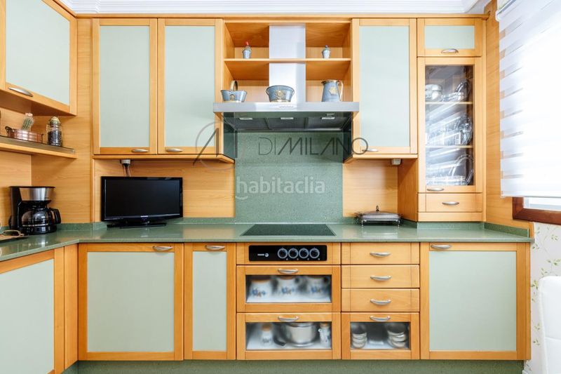 Foto b3163d05-a48c-4d0b-bdab-d69cbd2e38fe. Casa adosada en Lavadores Vigo