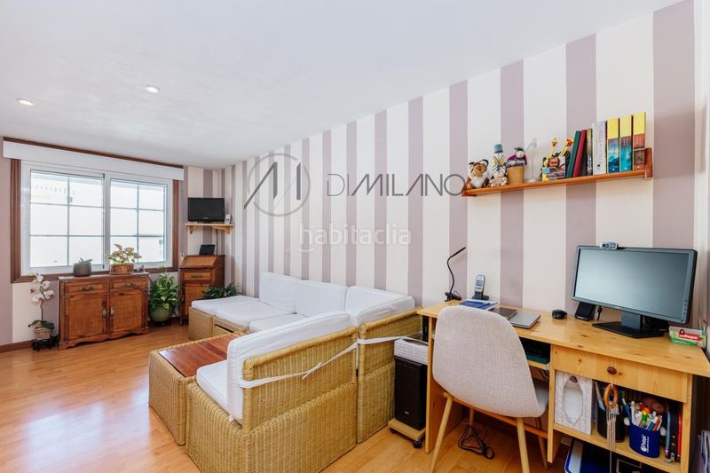 Foto c06ad84d-7378-4973-a577-27e50133d4b8. Casa adosada en Lavadores Vigo