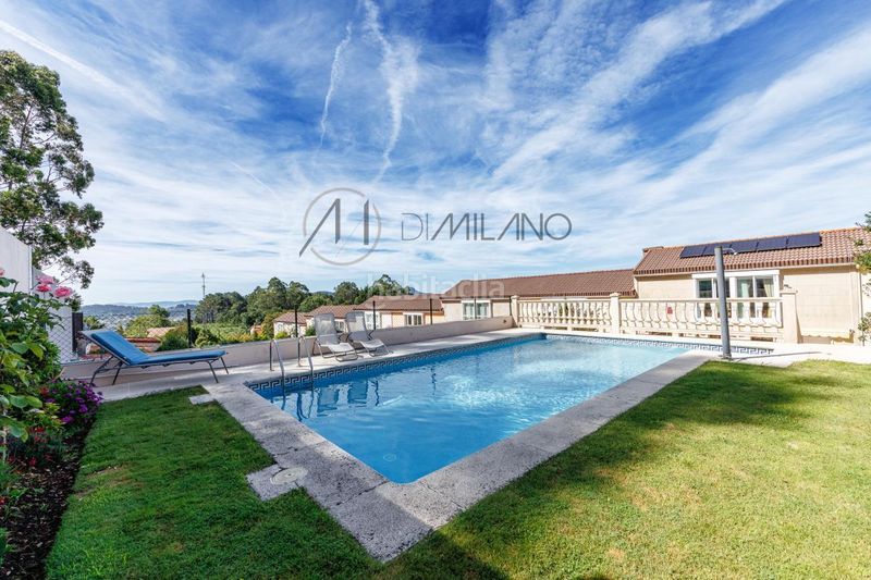 Foto caff26a4-ff23-4688-8726-191ca0783509. Casa adosada en Lavadores Vigo