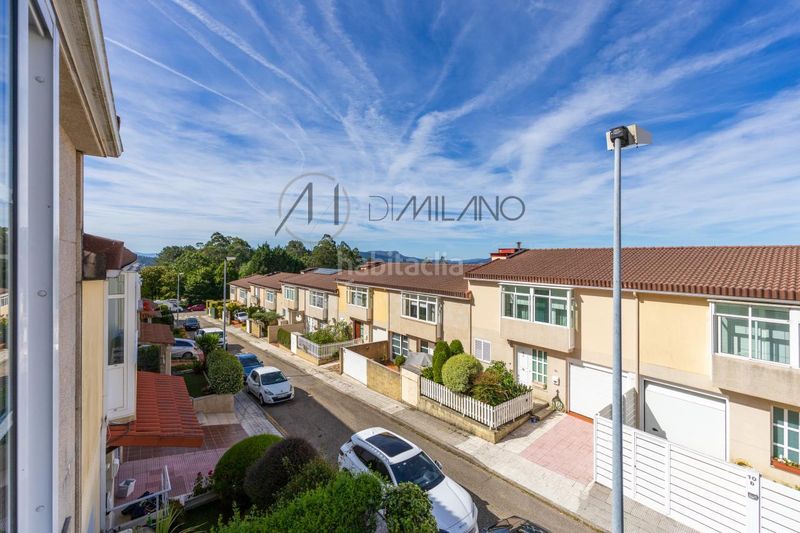 Foto cbbddcf2-6f61-4c81-b5eb-7e18d5f38781. Casa adosada en Lavadores Vigo