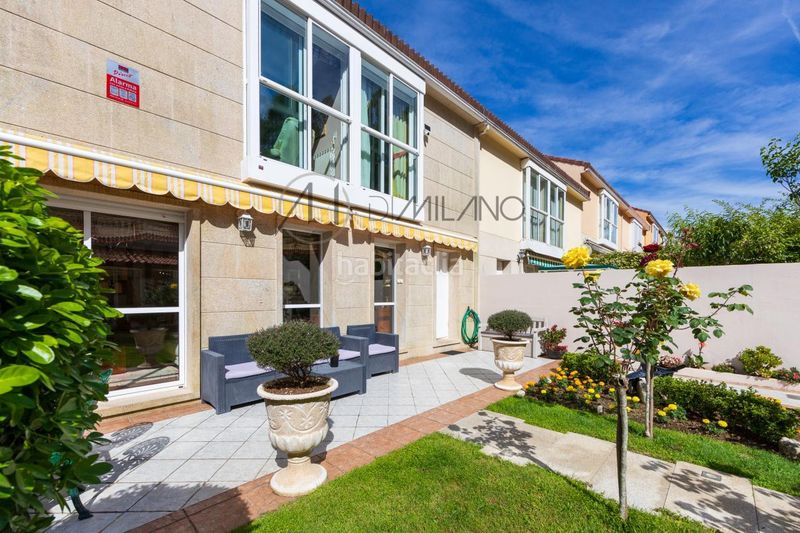 Foto 3aac3b73-59e7-4be5-b835-6a176f6b61a4. Casa adossada amb calefacció aparcament piscina a Vigo
