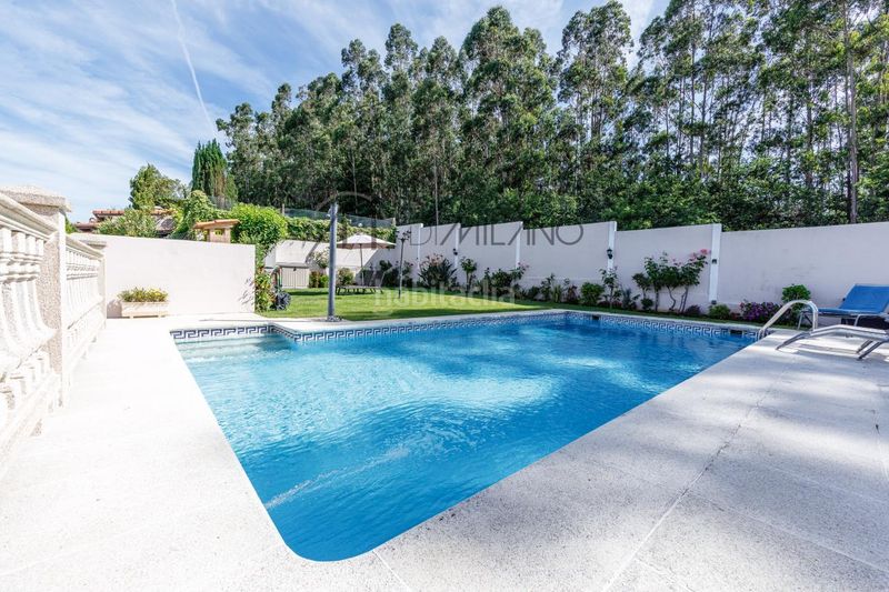 Foto 74c93ec1-ad68-4b72-b811-4b72d3692b1e. Casa adossada amb calefacció aparcament piscina a Vigo