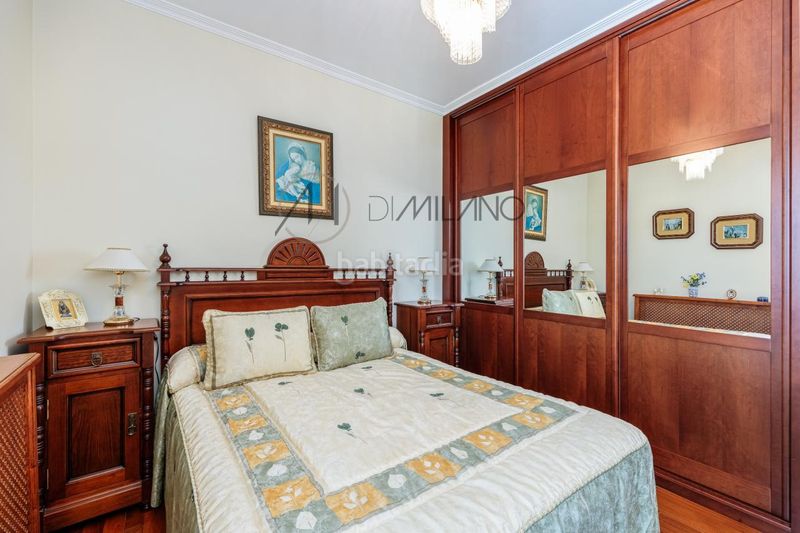 Foto 799a5564-1e32-4a7a-b394-4e969a15df98. Casa adossada amb calefacció aparcament piscina a Vigo