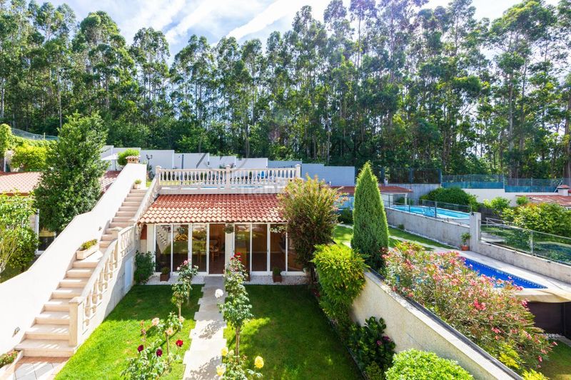 Foto 95567437-22e2-4266-b3c0-c1781406ba05. Casa adossada amb calefacció aparcament piscina a Vigo