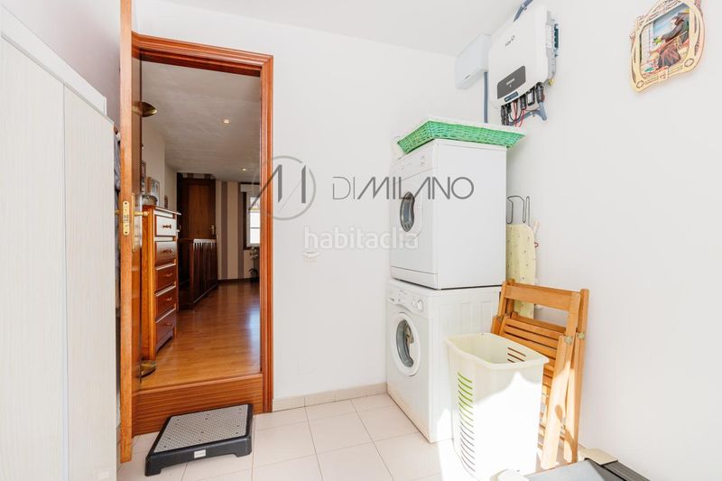 Foto b1849cfe-0b64-40f7-8acf-d6e2345736a8. Casa adossada amb calefacció aparcament piscina a Vigo