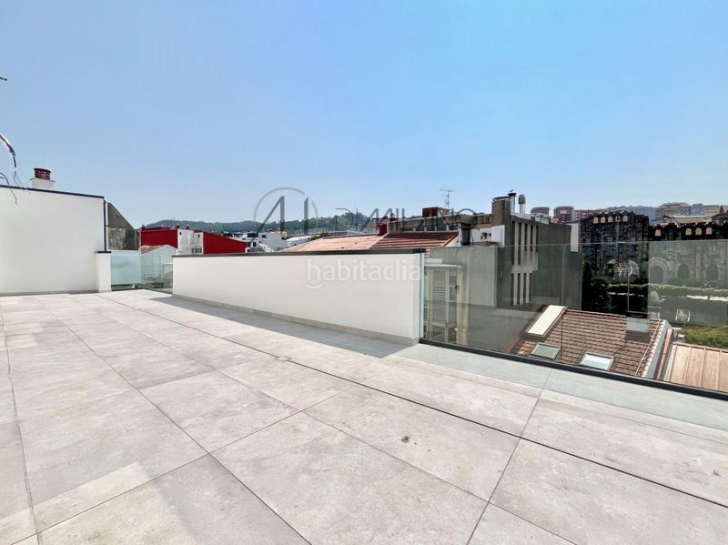 Foto ef5a4b0b-bf3d-4c6a-be27-ab30bac9e8de. Àtic amb calefacció aparcament a Teis Vigo
