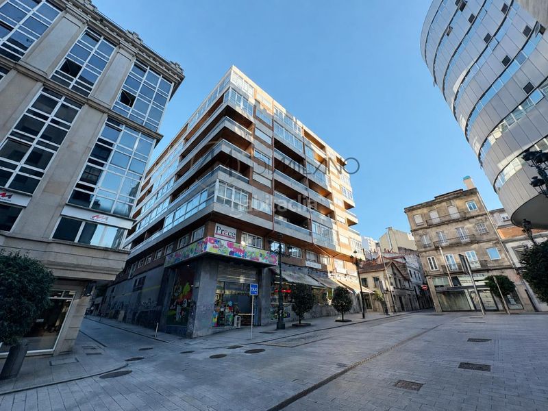 Foto 4c3ccbe7-6727-448f-81ad-7d0b777ae050. Pis amb calefacció aparcament a Centro - Areal Vigo