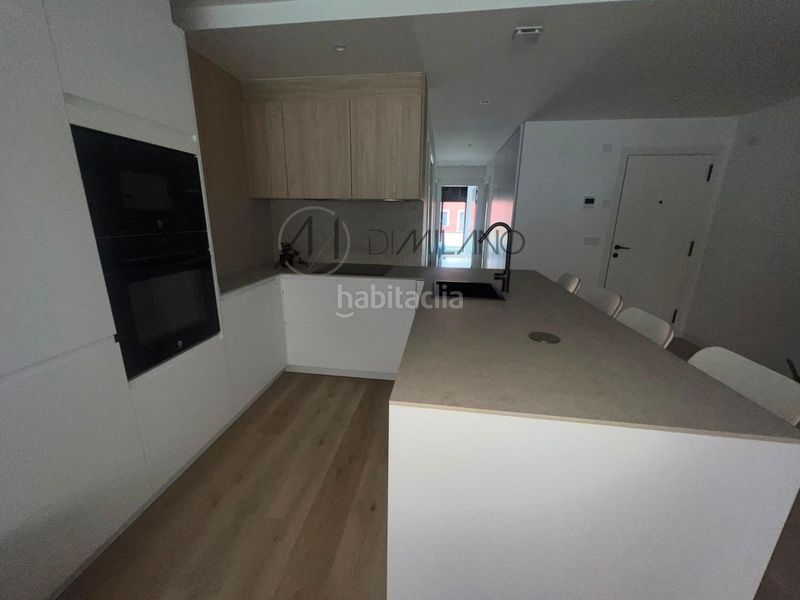 Foto f4daef7d-c8b1-42e0-b620-d47062bff0d6. Flat with heating parking in Plaza España - Corte Inglés Vigo