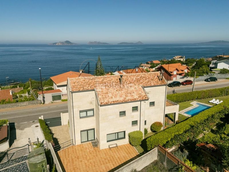 Foto 820b183c-77fc-4465-a33c-bb0c76101861. Xalet amb calefacció aparcament piscina a Coruxo - Oia - Saiáns Vigo