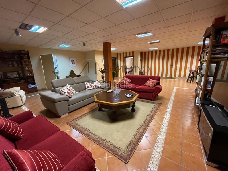 Foto f5e8b7d1-d1d0-42d5-aea5-da0d79670848. Xalet amb calefacció aparcament piscina a Gondomar