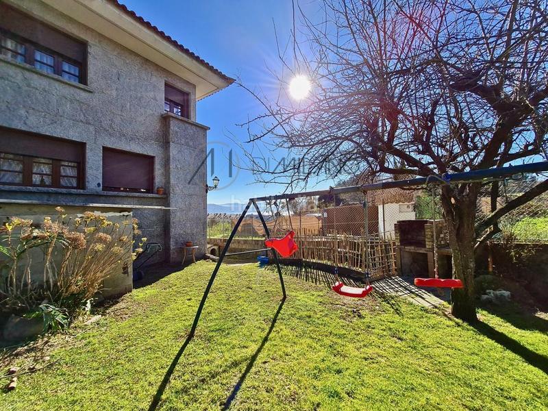 Foto d0292adb-1ed9-4b9b-9145-0c5cbe6c365b. Chalet avec chauffage parking piscine dans Moaña