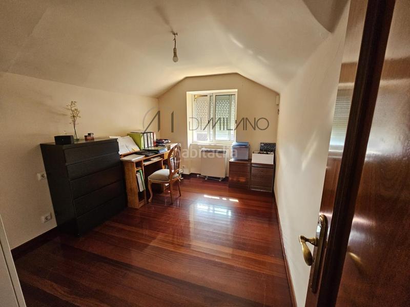 Foto c729aa35-8fd5-426e-b61e-408551b05220. House with heating parking in Panxón Nigrán