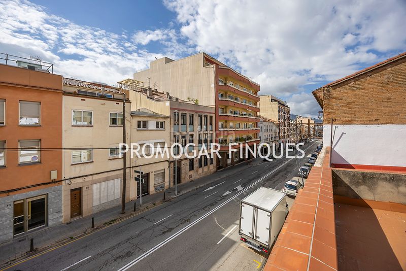 Foto 15af3e04-ed12-4bb6-a3d7-c1db595da20c. Casa amb xemeneia aparcament a Centre-Can Nadal Sant Feliu de Llobregat
